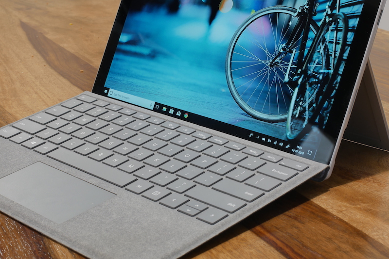 Surface Pro (2017) Keybaord and track pad00003