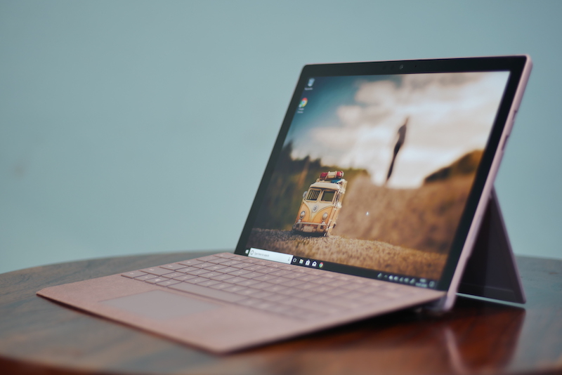 microsoft surface pro vs macbook pro 2017