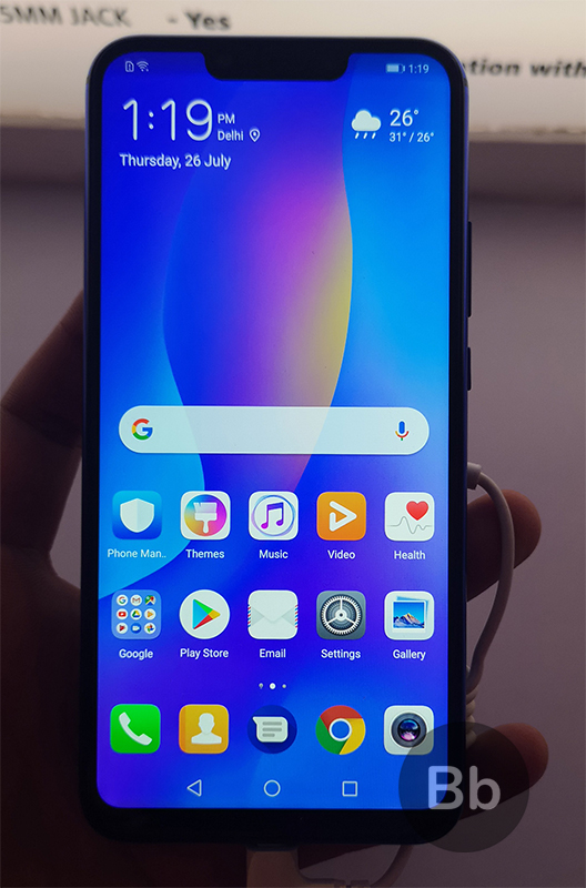 Huawei Nova 3 Hands-On: Charming Good Looks With Four Cameras and Promise of AI