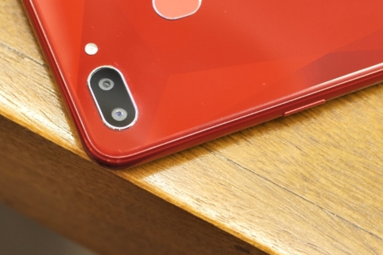 realme 2 camera price