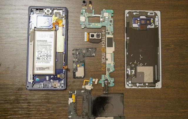 Galaxy Note 9 Teardown Shows Off ‘Water Carbon’ Cooling and More