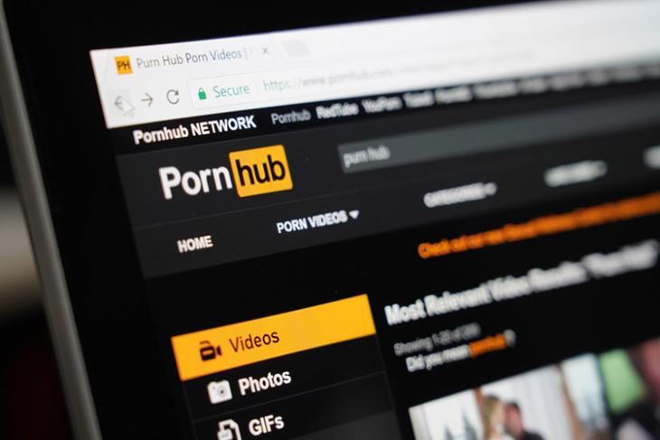 Pornhub Featured