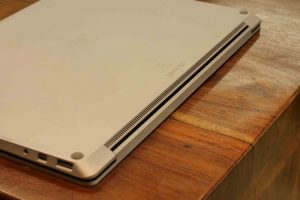 Microsoft Surface Laptop Review: Elegant, Efficient and Expensive | Beebom