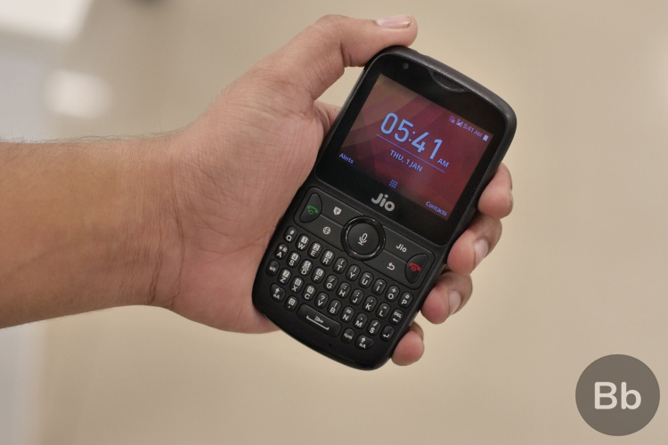 JioPhone 2 Hands-on: A Feature Phone Packed With Smarts!