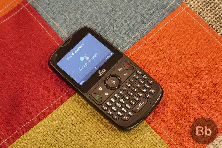 JioPhone 2 Hands-on: A Feature Phone Packed With Smarts!