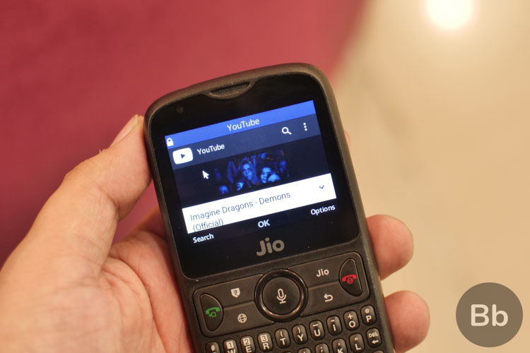 JioPhone 2 Hands-on: A Feature Phone Packed With Smarts!