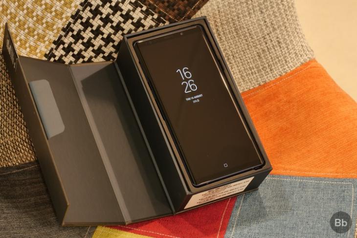 note 9 box