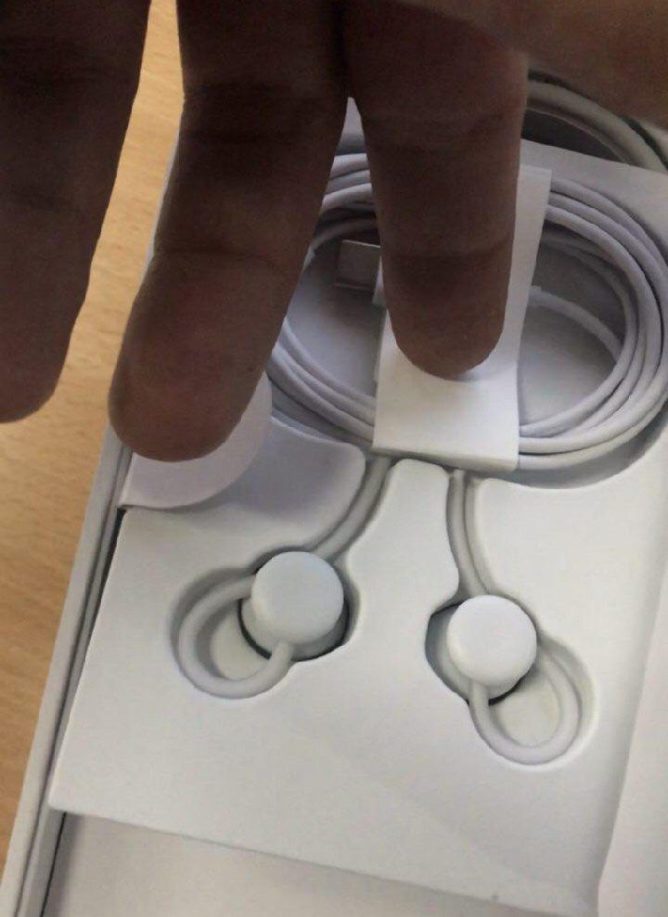 wired pixel buds first look