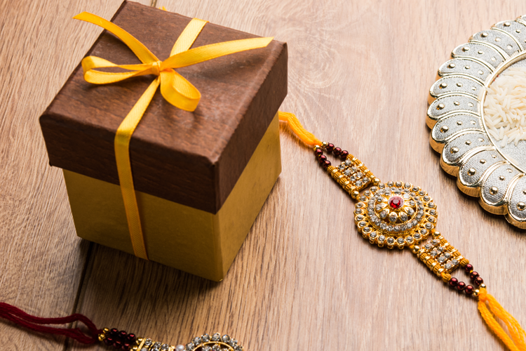 ss_rakhi-gift