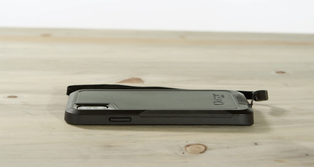 5. OtterBox Pursuit Case for iPhone Xs