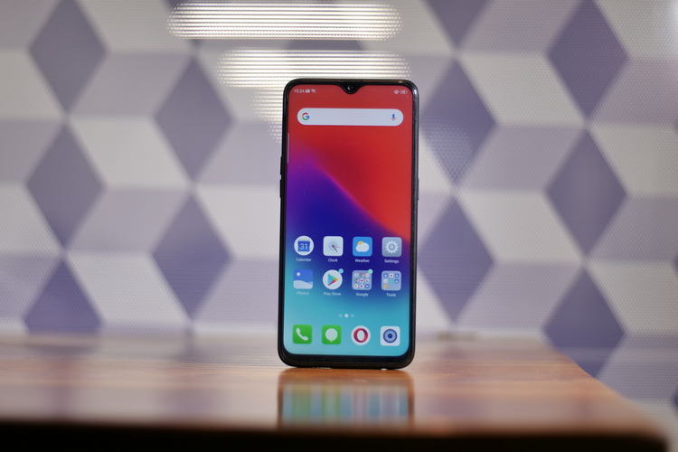 Realme 2 Pro with Snapdragon 660, Tiny Notch Launched for Rs 13,990