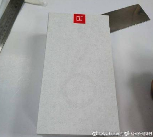Alleged OnePlus 6T Retail Box Leaks Out on Weibo
