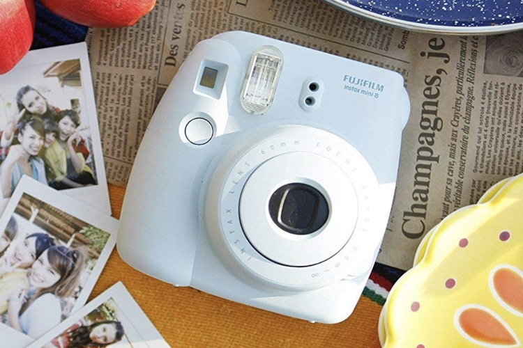 Amazon Great Indian Festival- Fujifilm Instax Mini 8 Available for Rs. 2,999