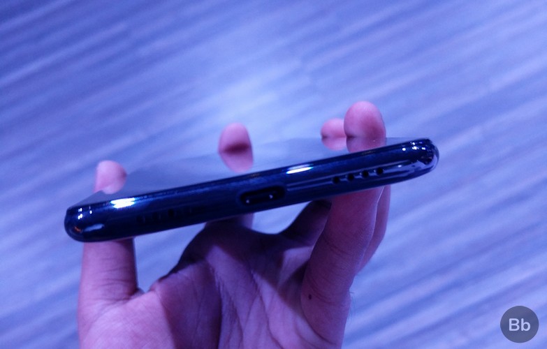 Panasonic Eluga X1 Hands-On: Bulky, Smudgy and Overpriced