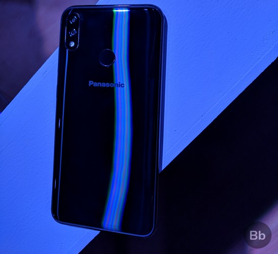 Panasonic Eluga X1 Hands-On: Bulky, Smudgy and Overpriced