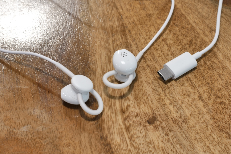 Top Three Features of the Google Pixel 3 s In Box Pixel USB C Earbuds