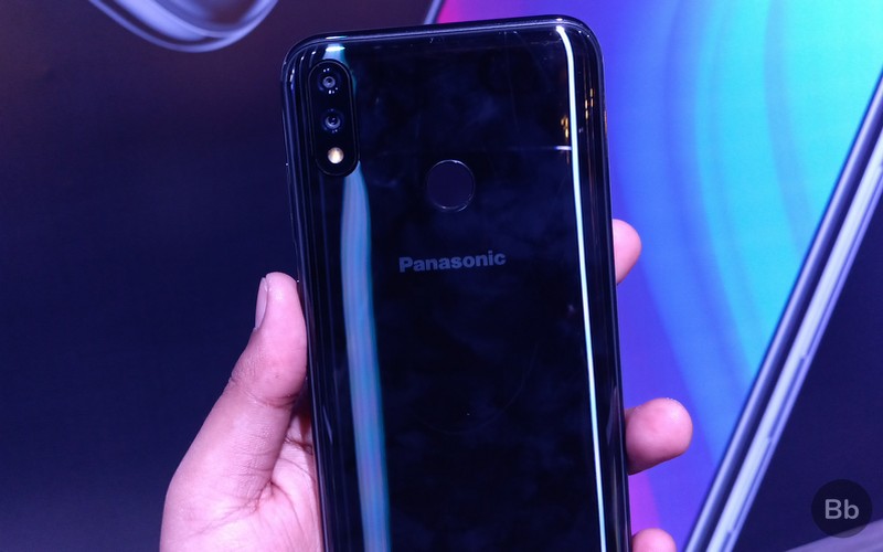 Panasonic Eluga X1 Hands-On: Bulky, Smudgy and Overpriced