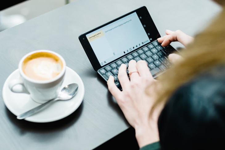This Foldable Smartphone With a Mechanical Keyboard Could Revive Communicators