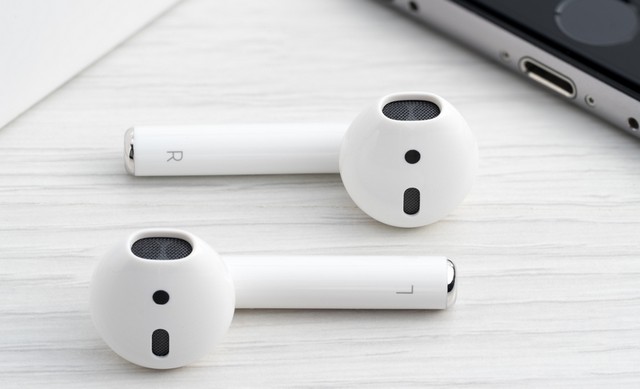 Airpods competitors online