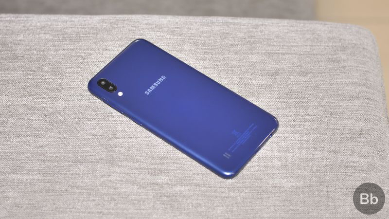 Samsung Galaxy M10 First Impressions: Old Wine in New Bottle