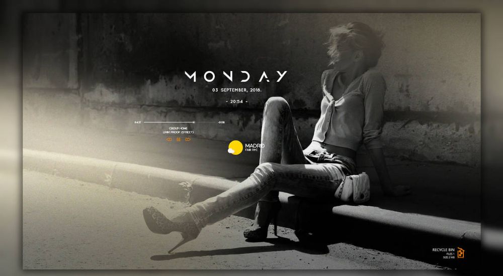 Mond rainmeter skin with Date, Weather