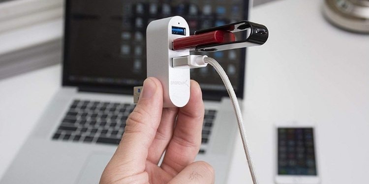 Sabrent small and handy USB Hub