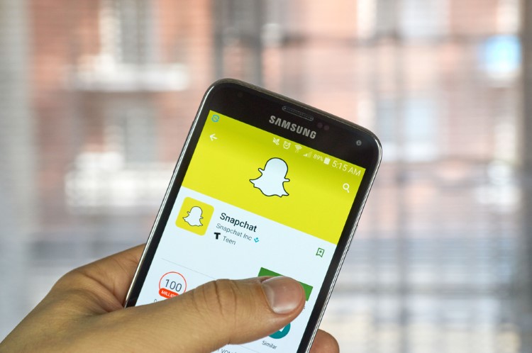 snapchat monthly active users 2016