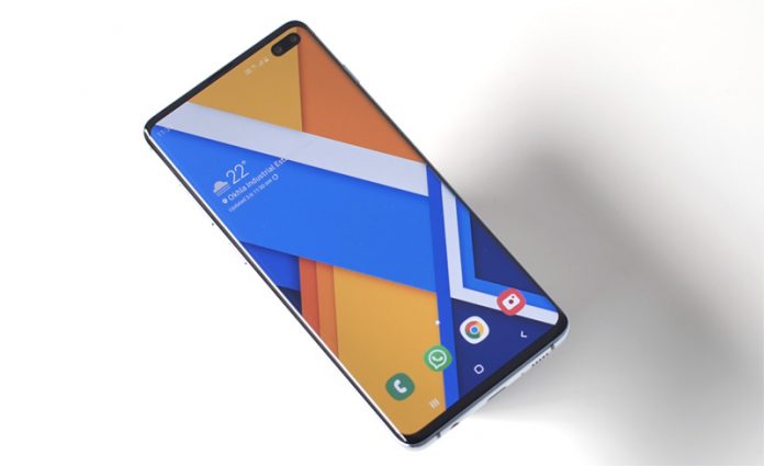 s 10 plus screen size