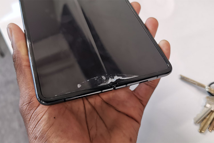 galaxy fold breaking