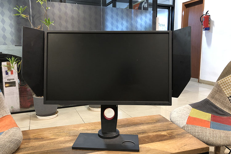 BenQ Zowie XL2546 Gaming Monitor Review: Feature Rich but Slightly ...