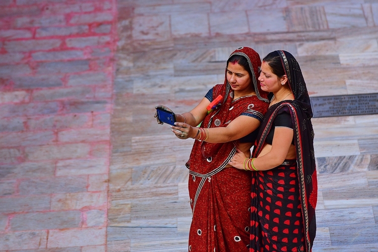 indians smartphone addiction study India shutterstock website