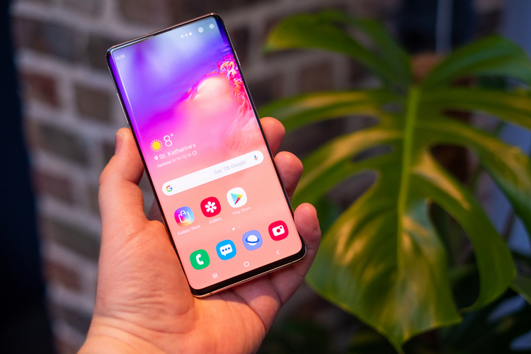 Galaxy S10+ shutterstock website