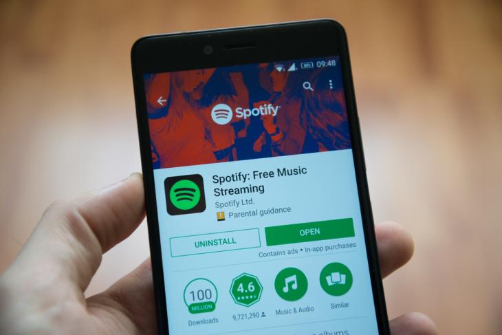 Spotify Android app adds seekable progress bar in notifications on Android 10