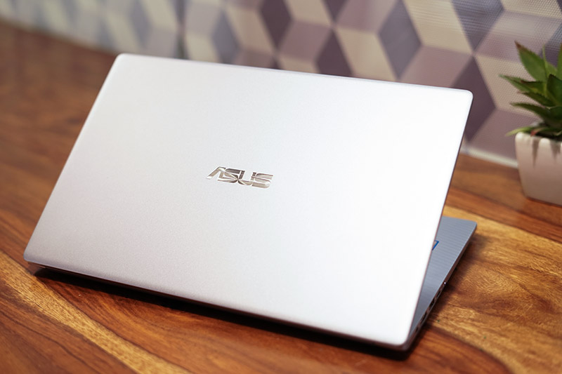 ASUS VivoBook 14 (X403) review: 24-hour battery life for the frequent  jet-setter