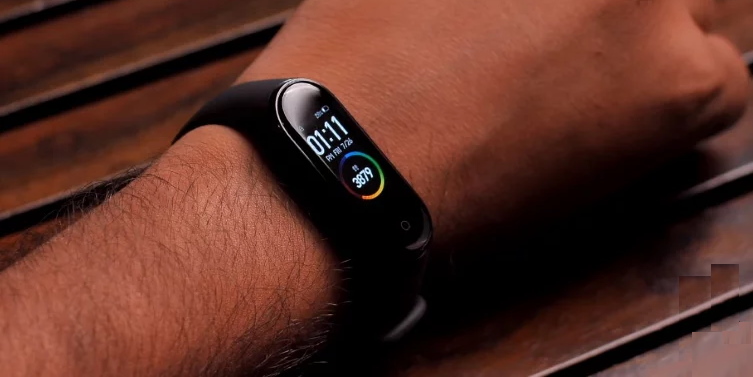 https://beebom.com/wp-content/uploads/2019/10/mi-band-4-diwali-gift.jpg