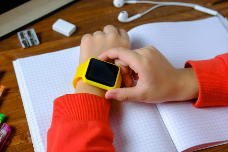 10 Best Apple Watch Alternatives for Kids in 2020