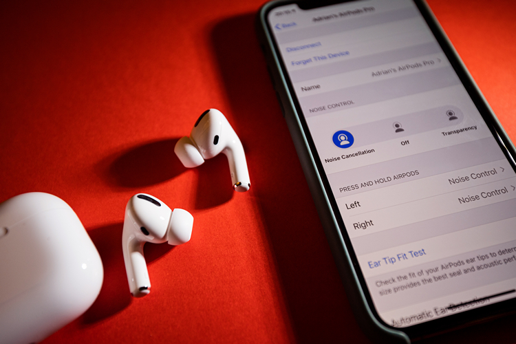 Apple AirPods Shipments Reportedly Double to 60 Million in 2019