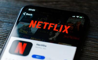 Netflix starts testing long-term subscription plans