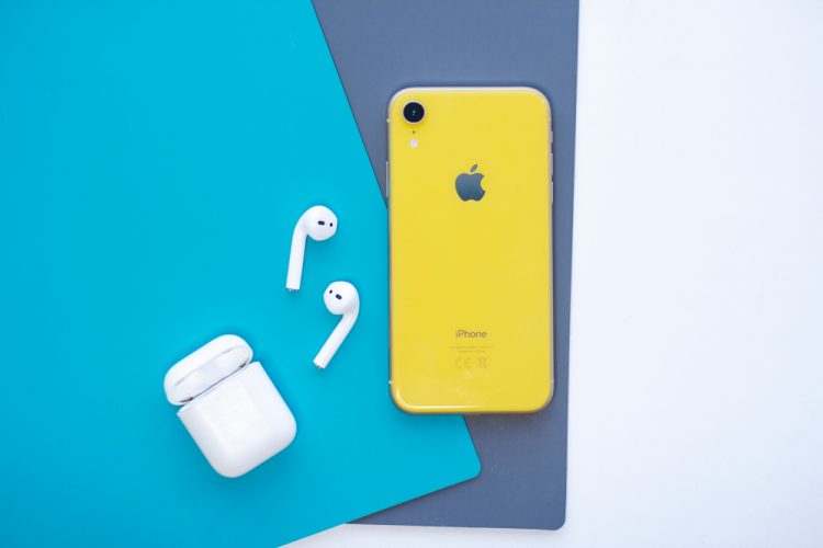 Apple could bundle Airpods with next iphone