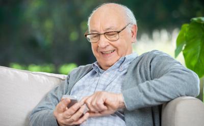8 Best Smartphones for Senior Citizens in 2020