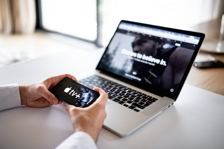 Apple Hires One of Netflix's Top Engineers: Report | Beebom