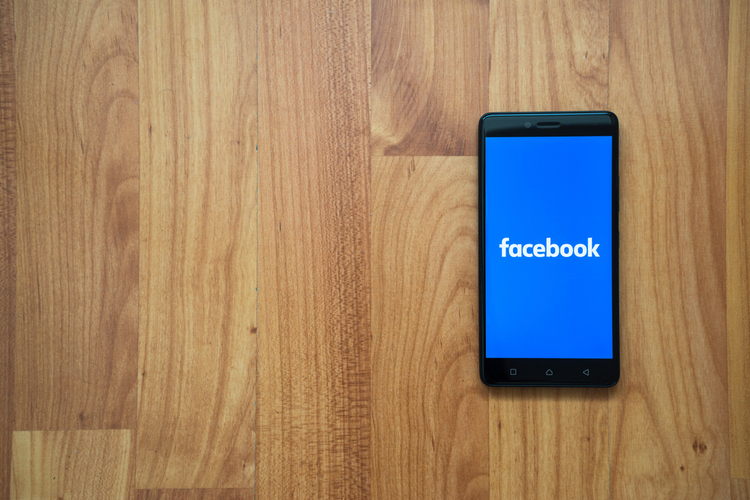 Facebook Made a Phone only for Right-Handed Users in 2013