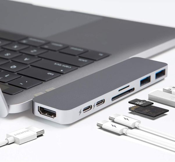 1. USB C HUB (Satechi HyperDrive Anker)