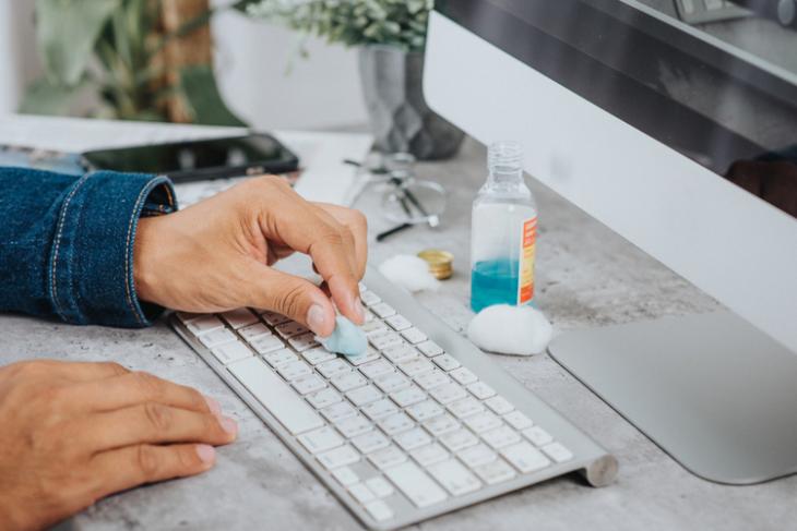 Apple cleaning guide feat
