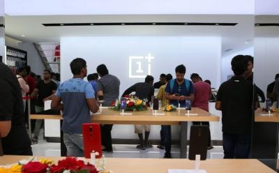 OnePlus shutters India stores and halts orders