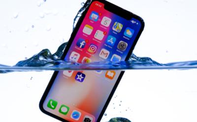 iPhone underwater feat.