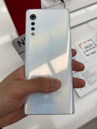 lg velvet hands-on 2