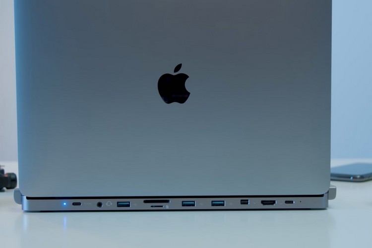 This Super-Useful USB Hub for the MacBook Pro is Almost “Invisible”