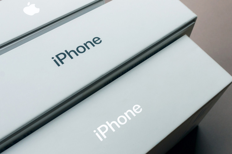 Apple Confirms iPhone 12 Will be Delayed ‘by a Few Weeks’
https://beebom.com/wp-content/uploads/2020/07/Apple-iPhone-logo-shutterstock-website.jpg