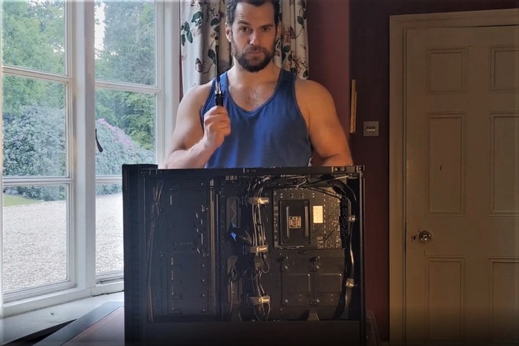 Henry Cavill gaming PC feat.